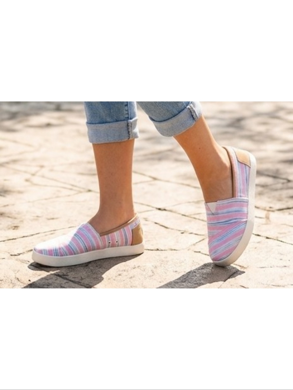 Toms Avalon Slip On In Peony Ikat Stripe Pink & Blue Size 8.5W